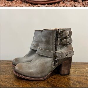 Freebird Bolo Ankle Boot Ice Grey